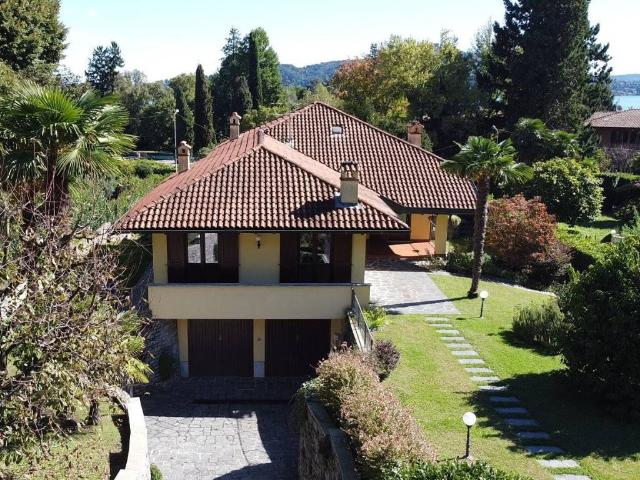 Villa in vendita a Meina NO