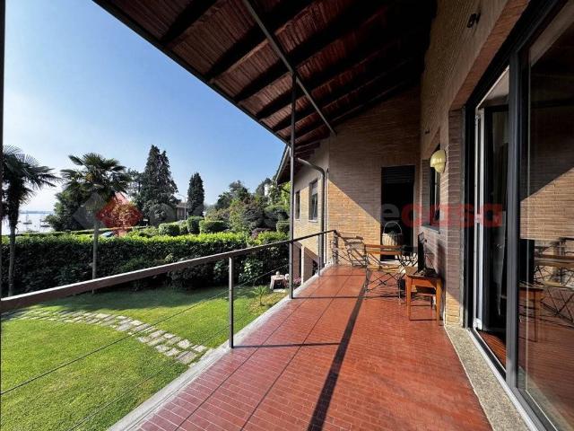 Villa in vendita a Meina NO