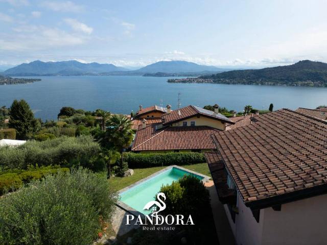Villa in vendita a Meina NO