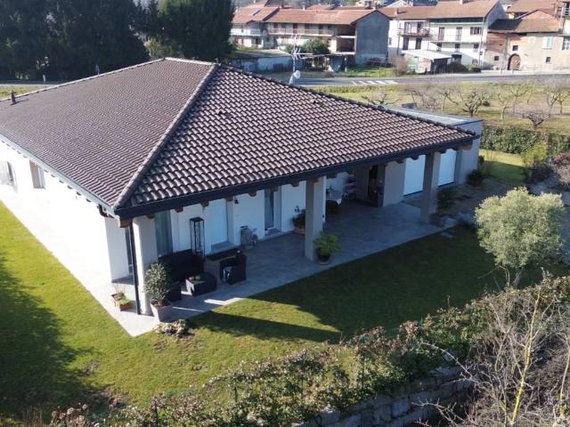 Villa in vendita a Meina NO