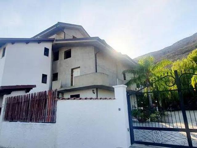 Villa in vendita a Melito di Porto Salvo RC