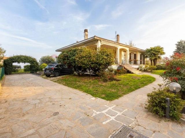 Villa in vendita a Merate LC