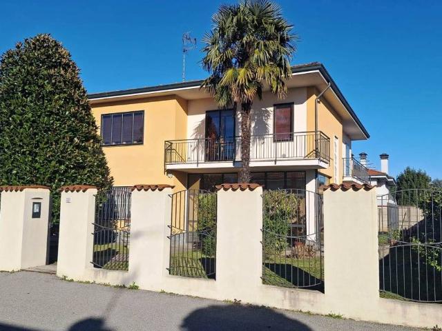 Villa in vendita a Mesero MI