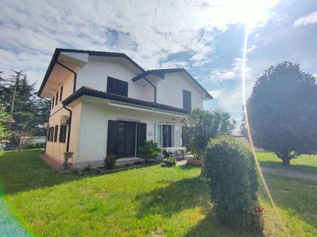 Villa in vendita a Mesola FE