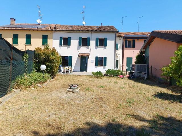 Villa in vendita a Mirandola MO