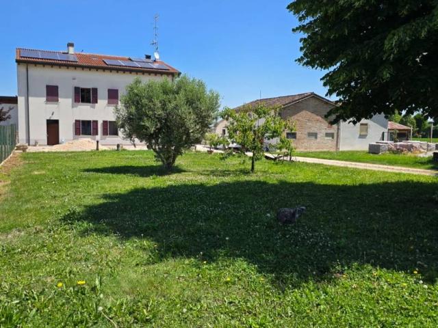Villa in vendita a Mirandola MO