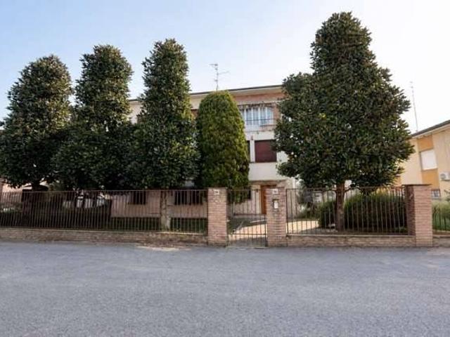 Villa in vendita a Mirandola MO
