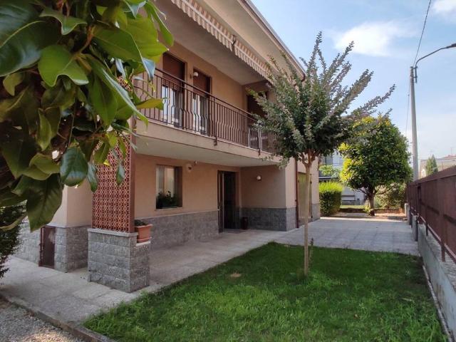 Villa in vendita a Novara NO