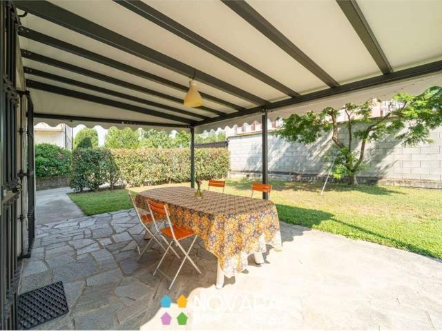 Villa in vendita a Novara NO