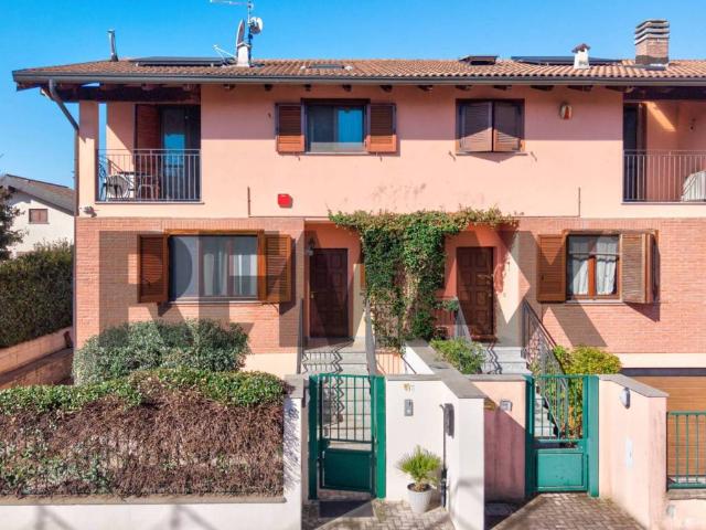 Villa in vendita a Novara NO