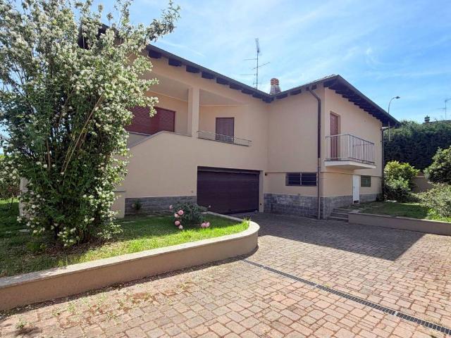 Villa in vendita a Novara NO