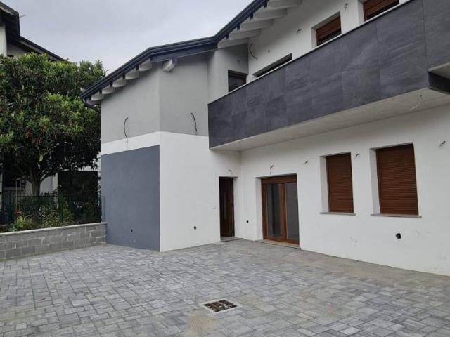 Villa in vendita a Novara NO