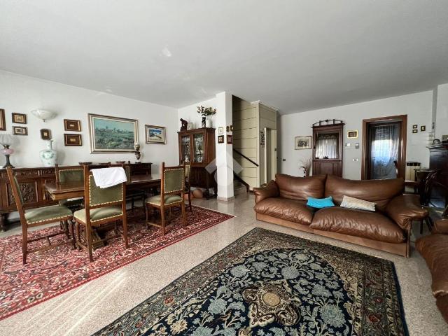 Villa in vendita a Novara