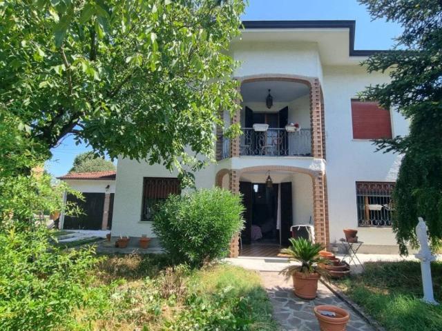 Villa in vendita a Novellara RE