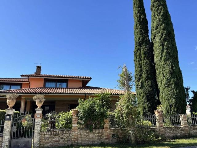 Villa in vendita a Nocciano PE