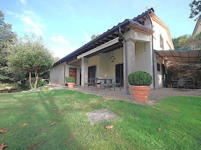 Villa in vendita a Nocera Umbra
