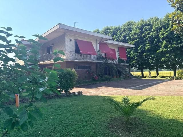 Villa in vendita a Noceto PR