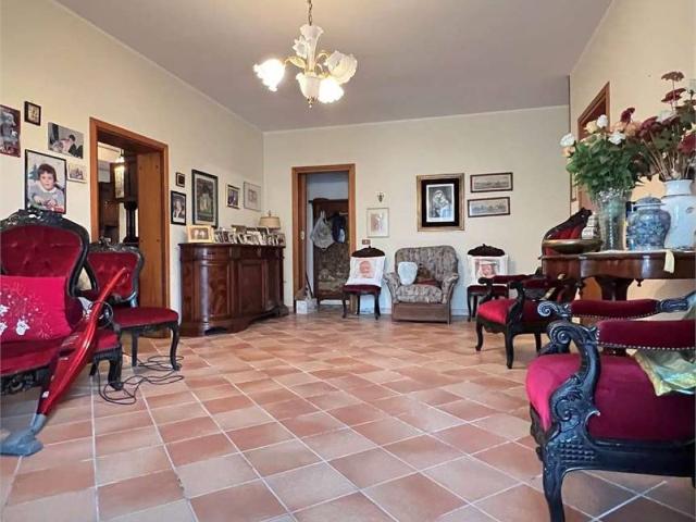 Villa in vendita a Nogarole Rocca VR