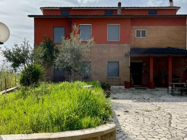 Villa in vendita a Nazzano RM