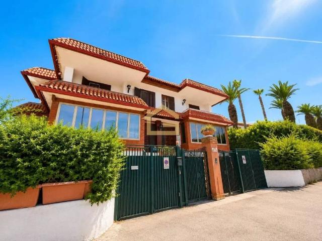 Villa in vendita a Napoli NA