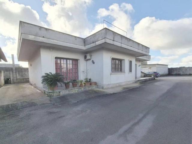 Villa in vendita a Neviano LE