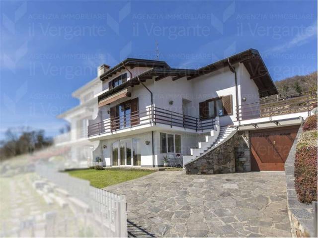Villa in vendita a Nebbiuno NO