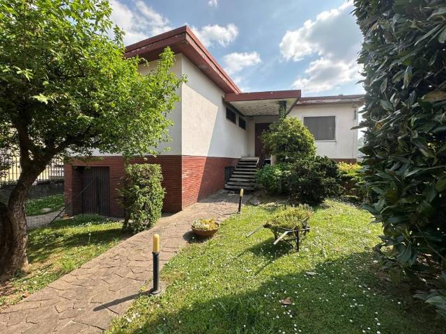 Villa in vendita a Nembro BG