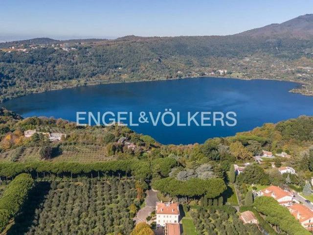 Villa in vendita a Nemi
