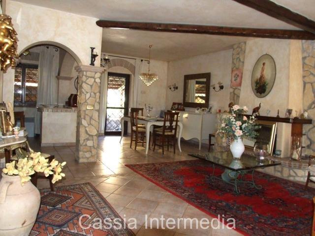 Villa in vendita a Nepi