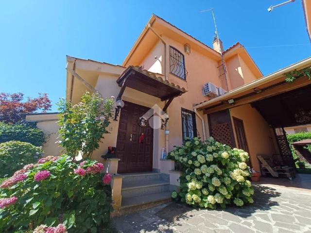 Villa in vendita a Nepi VT