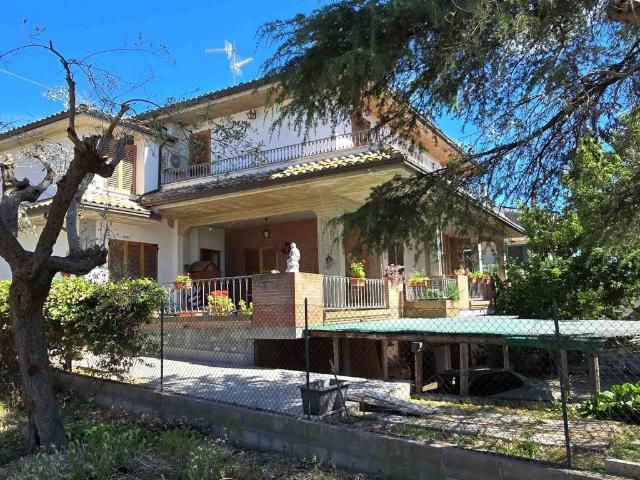 Villa in vendita a Nereto TE