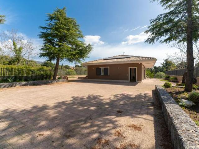 Villa in vendita a Nicolosi
