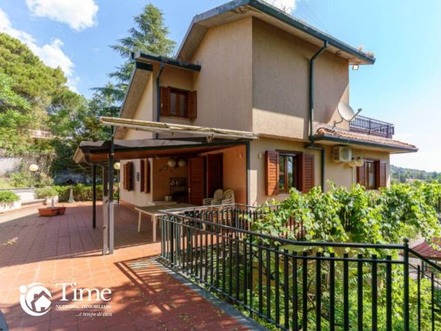 Villa in vendita a Nicolosi CT