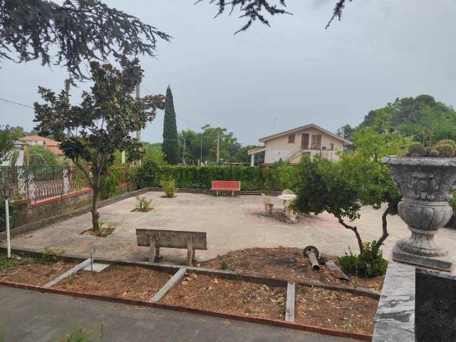 Villa in vendita a Nicolosi CT