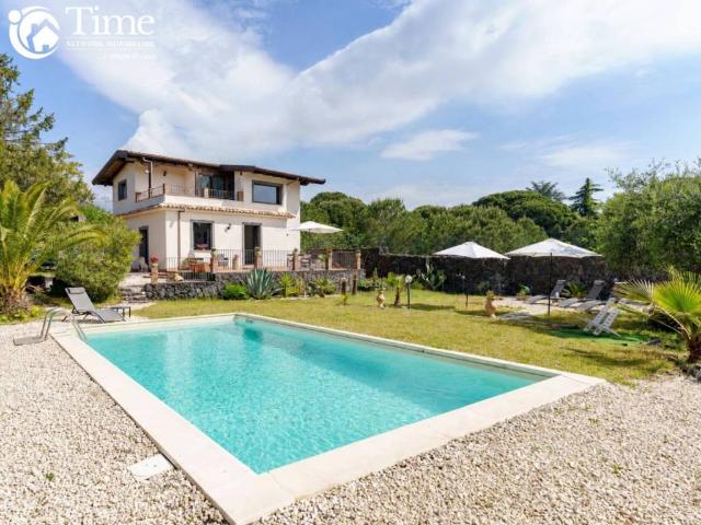 Villa in vendita a Nicolosi CT