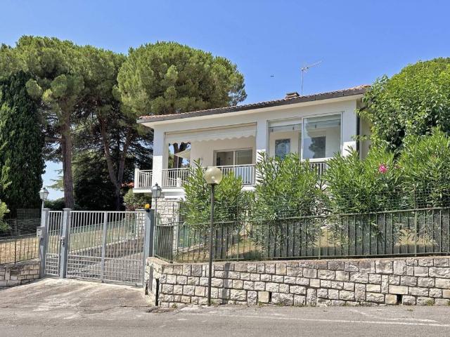 Villa in vendita a Numana AN