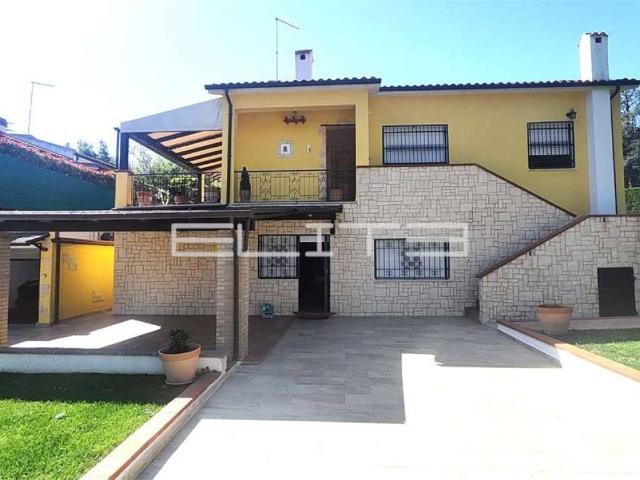 Villa in vendita a Numana AN