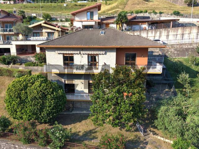 Villa in vendita a Sovere
