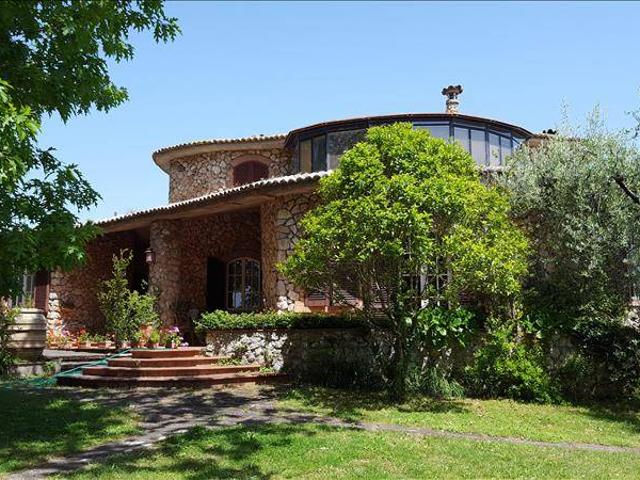 Villa in vendita a Sovicille SI