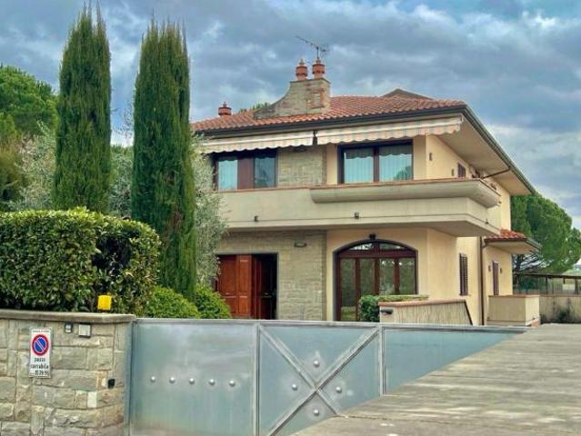 Villa in vendita a Sovigliana Vinci 425 mq Rif: 1247644