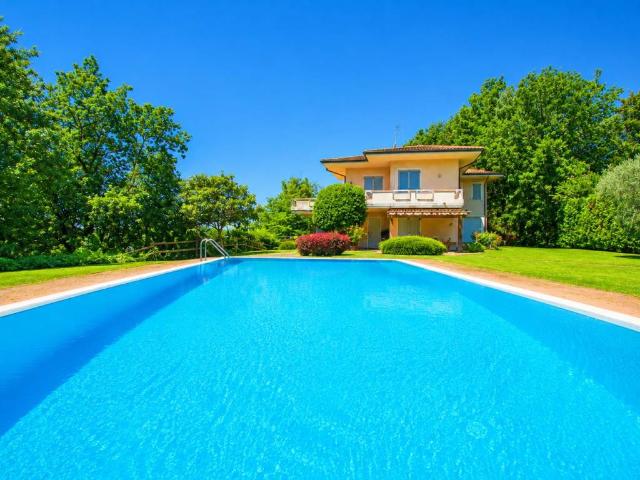 Villa in vendita a Soiano del Lago BS