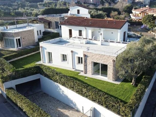 Villa in vendita a Soiano del Lago BS