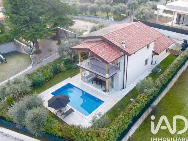 Villa in vendita a Soiano del Lago BS