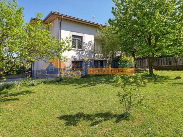 Villa in vendita a Solbiate Arno