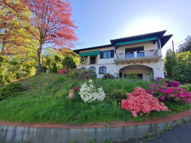 Villa in vendita a Solbiate Arno VA