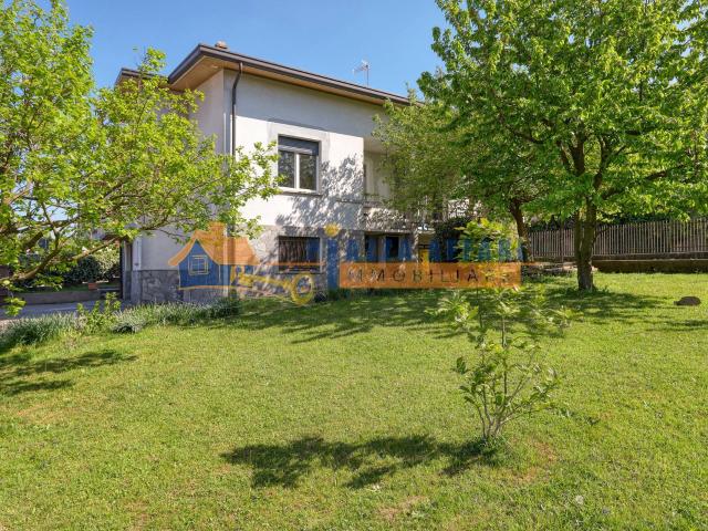 Villa in vendita a Solbiate Arno, Monte