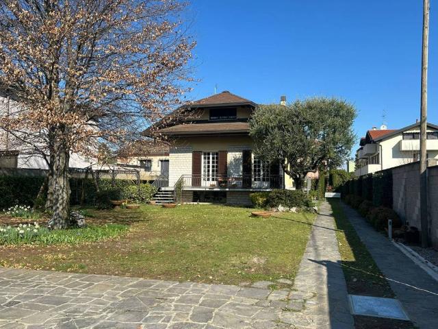 Villa in vendita a Solbiate Olona VA