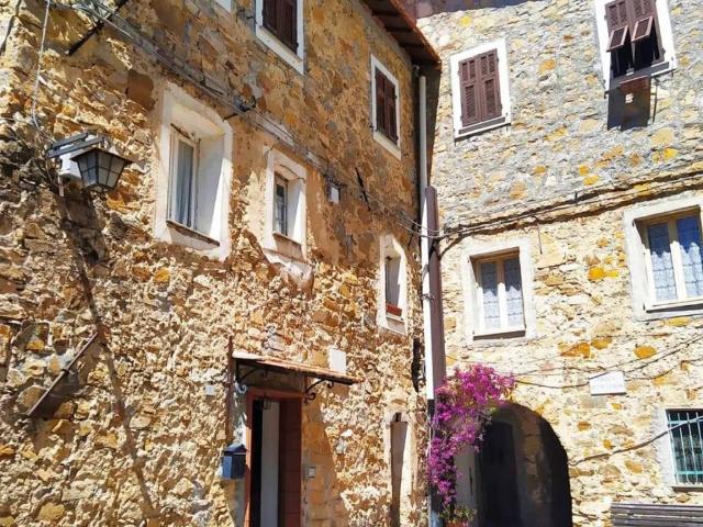 Casa indipendente in vendita a Soldano IM