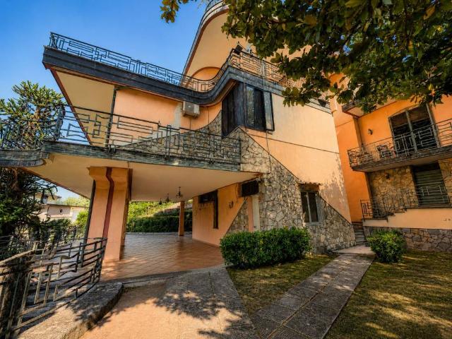 Villa in vendita a Solofra AV