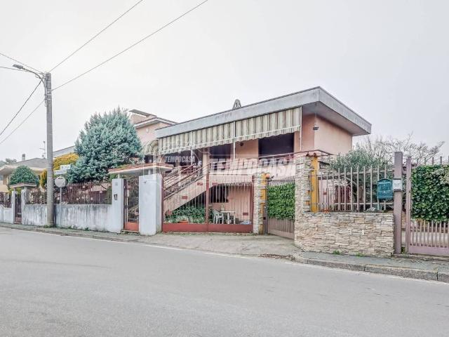 Villa in vendita a Somma Lombardo VA